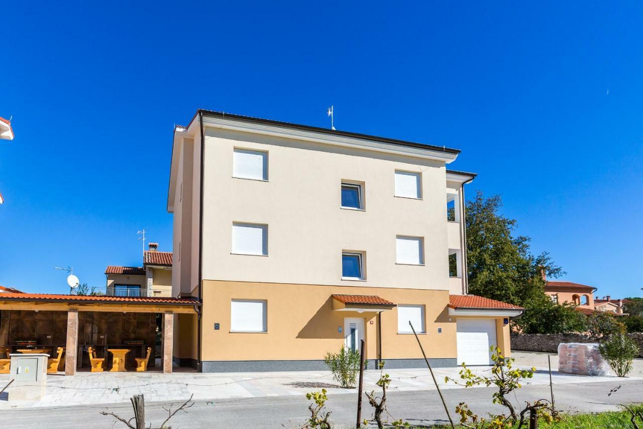 Dragan K3 Hotel Medulin Bagian luar foto
