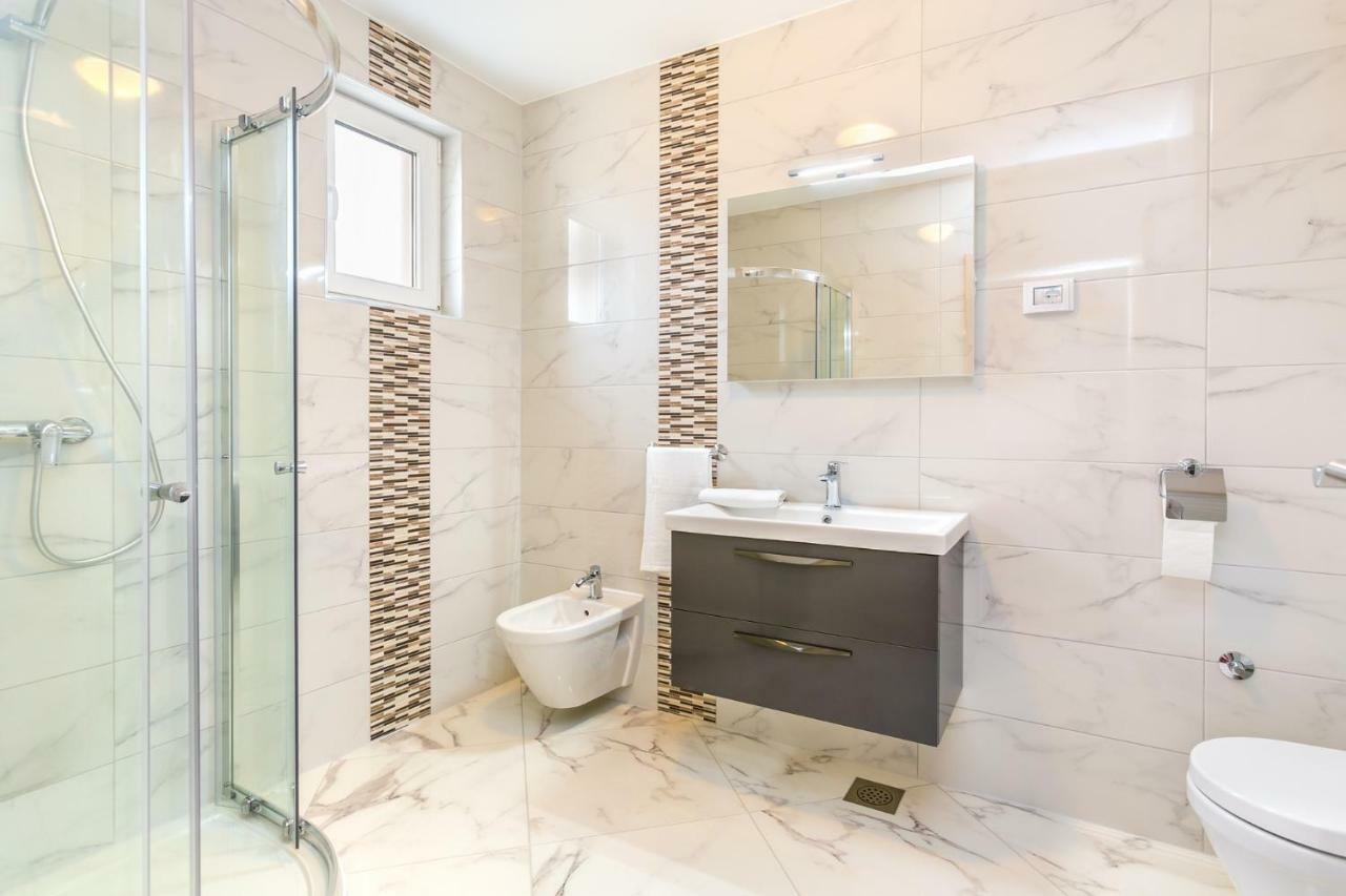 Dragan K3 Hotel Medulin Bagian luar foto