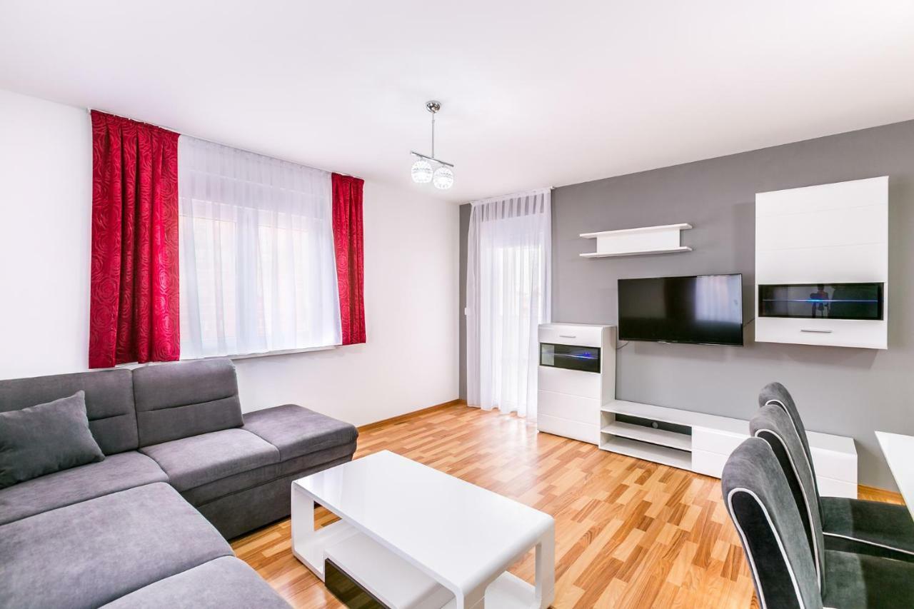 Dragan K3 Hotel Medulin Bagian luar foto
