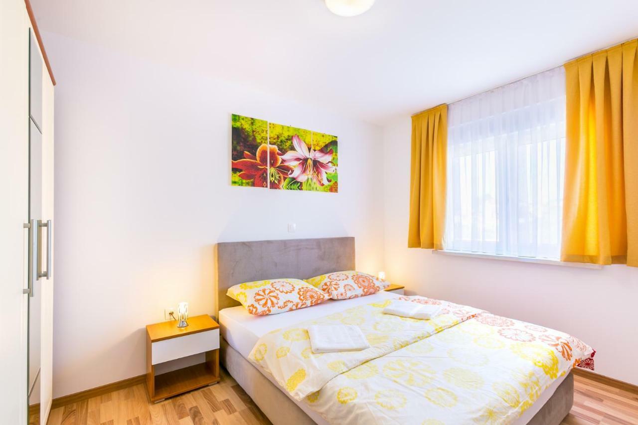 Dragan K3 Hotel Medulin Bagian luar foto