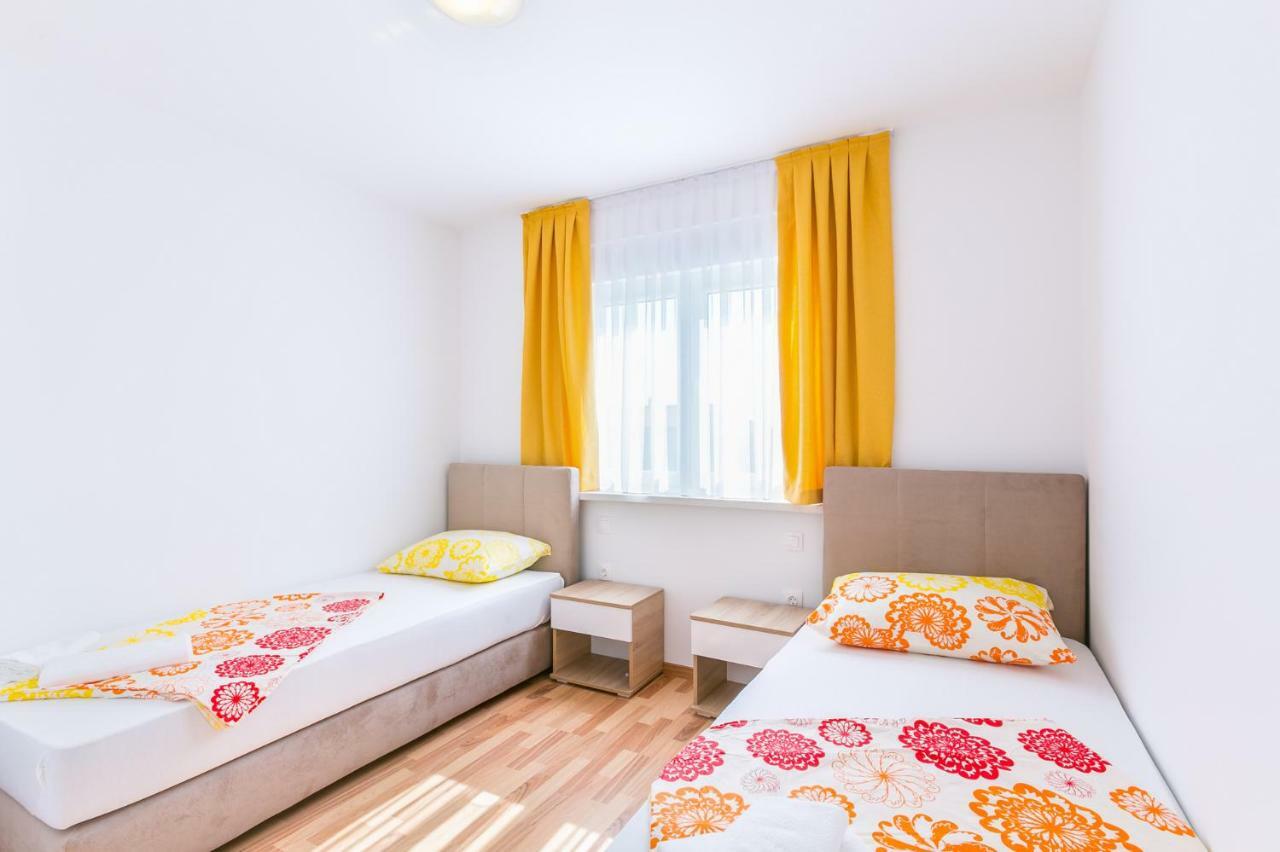 Dragan K3 Hotel Medulin Bagian luar foto