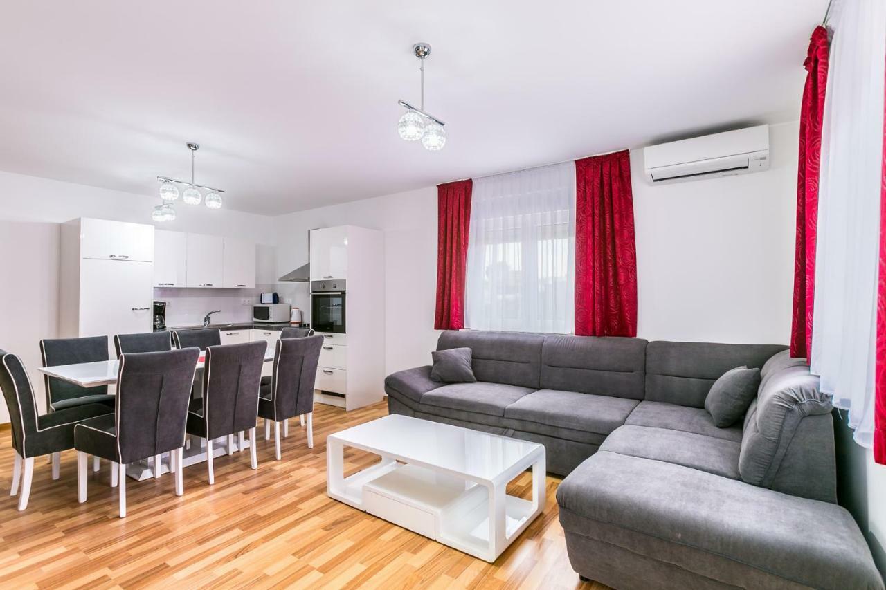 Dragan K3 Hotel Medulin Bagian luar foto