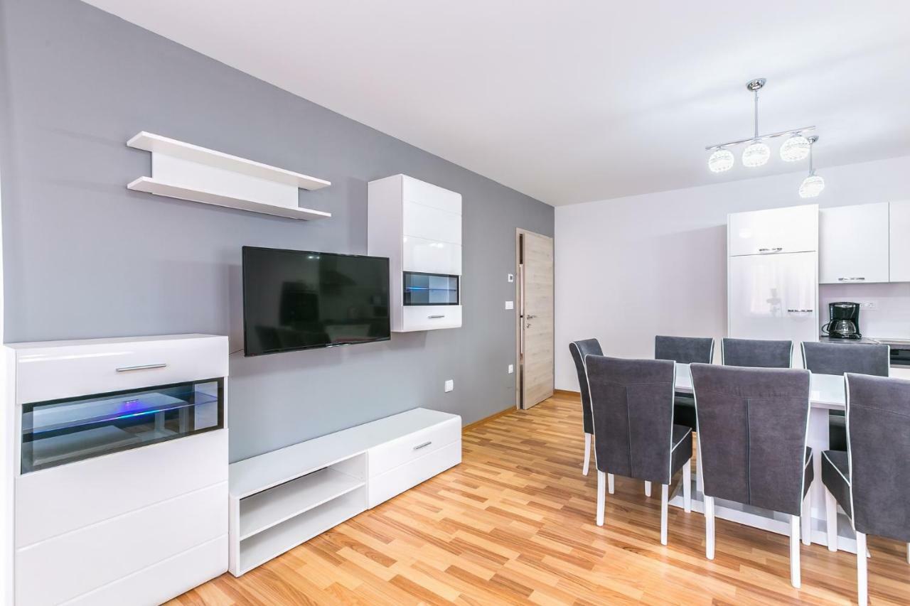 Dragan K3 Hotel Medulin Bagian luar foto